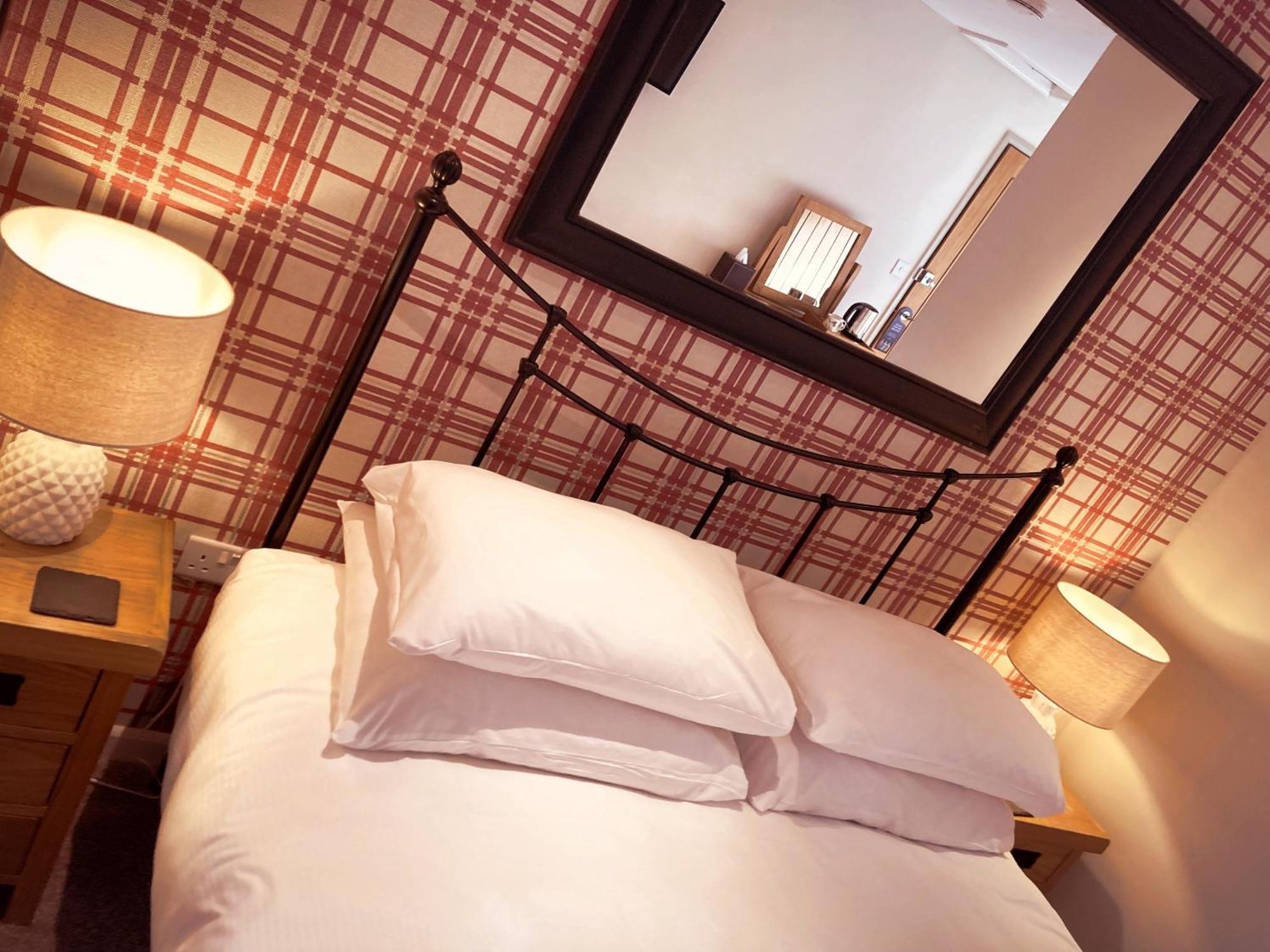 Inn For All Seasons Берфорд Номер фото